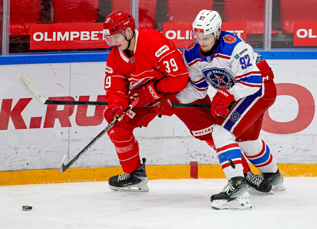 «Локо» по-прежнему лучший, «Ирбис» падает, «армейцы» и уральцы дарят зрелище: 1/8 Молодежной хоккейной лиги на каналах «Хоккей ТВ» и «Триколор Спорт»