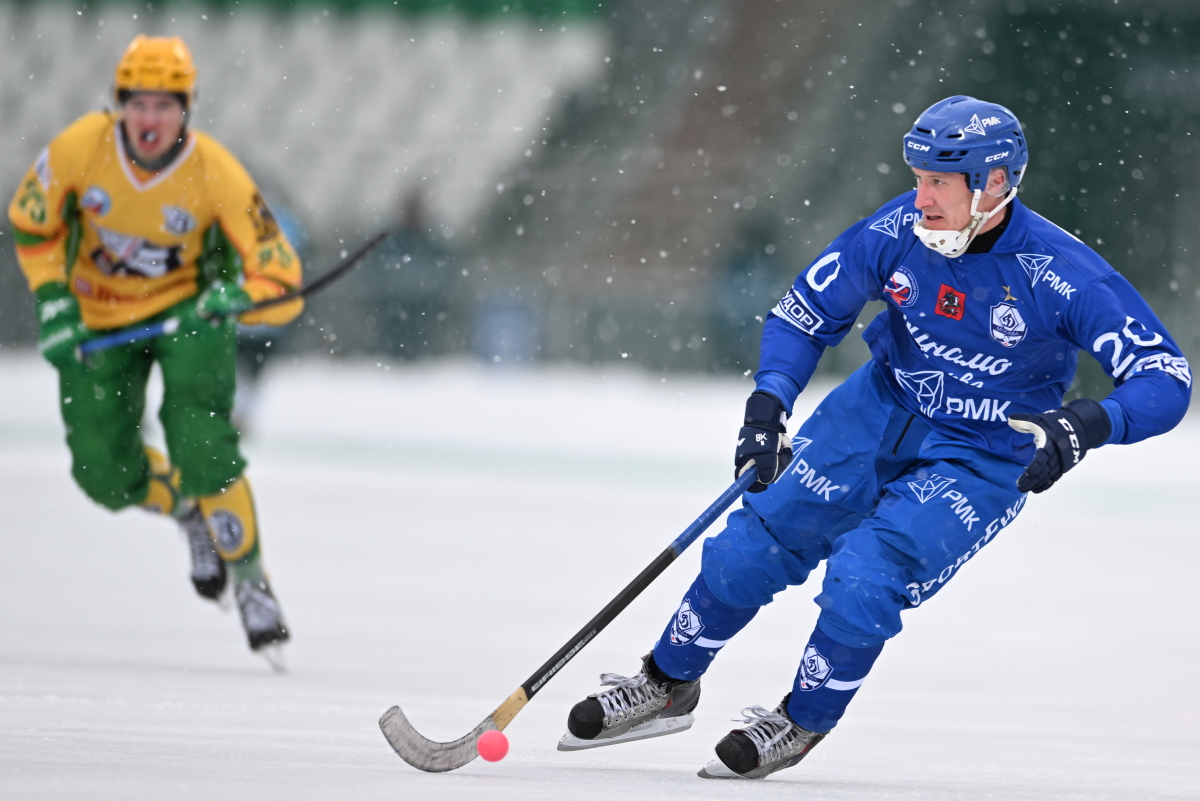Большая битва в Хабаровске, дерби Сибири и Волги: субботние игры чемпионата России по хоккею с мячом на каналах «Триколор Спорт» и «Хоккей ТВ»