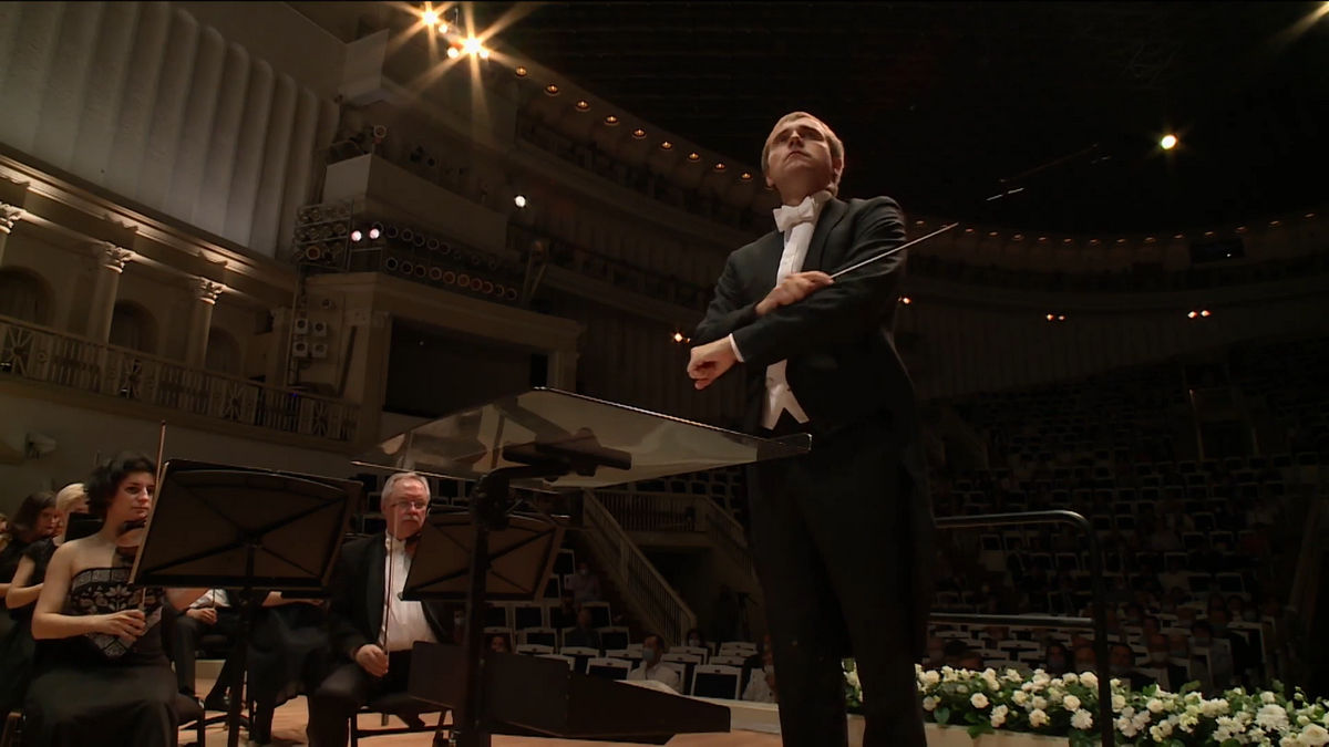 Смотрим в «Полночь»:  на «Пятнице!» на этой неделе звучит классическая музыка знаменитых композиторов