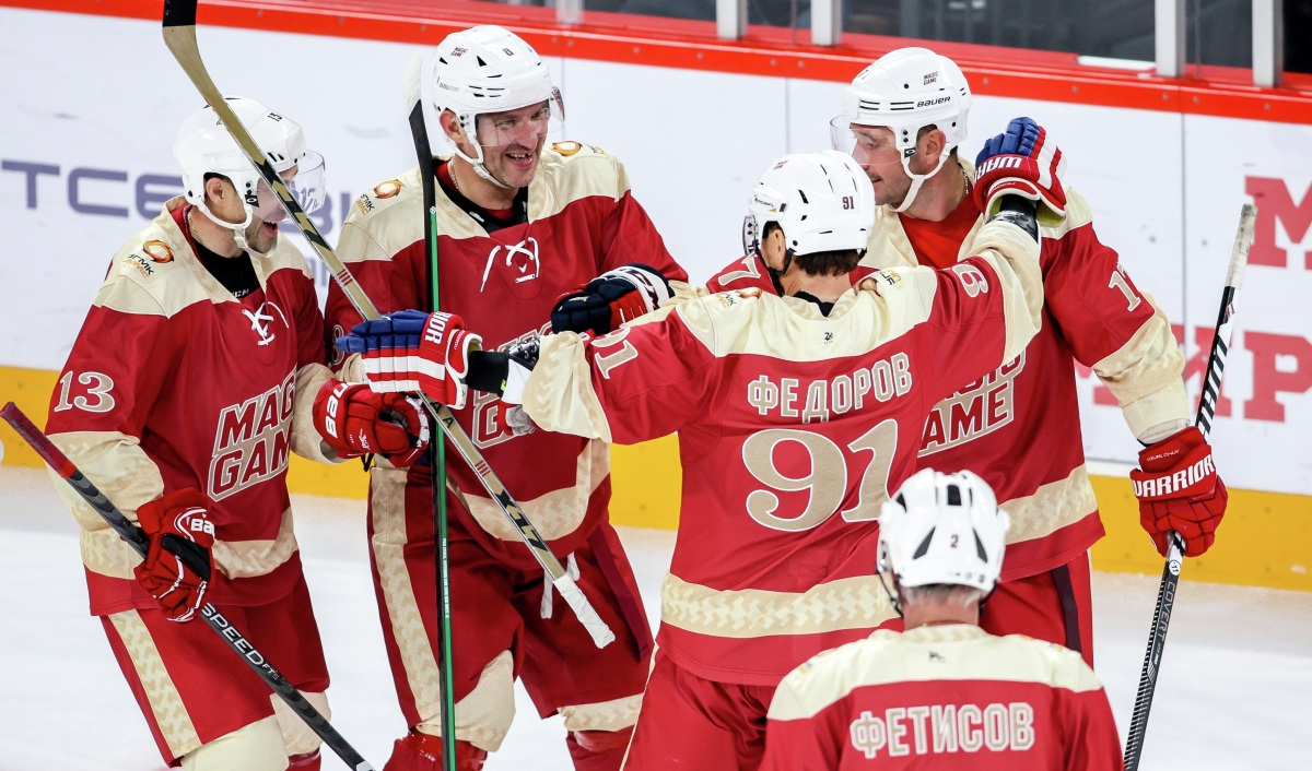 Дацюк, Ковальчук, Федоров, Фетисов и остальные: включаем в пятницу благотворительный матч хоккейных легенд на канале «МАТЧ!» 