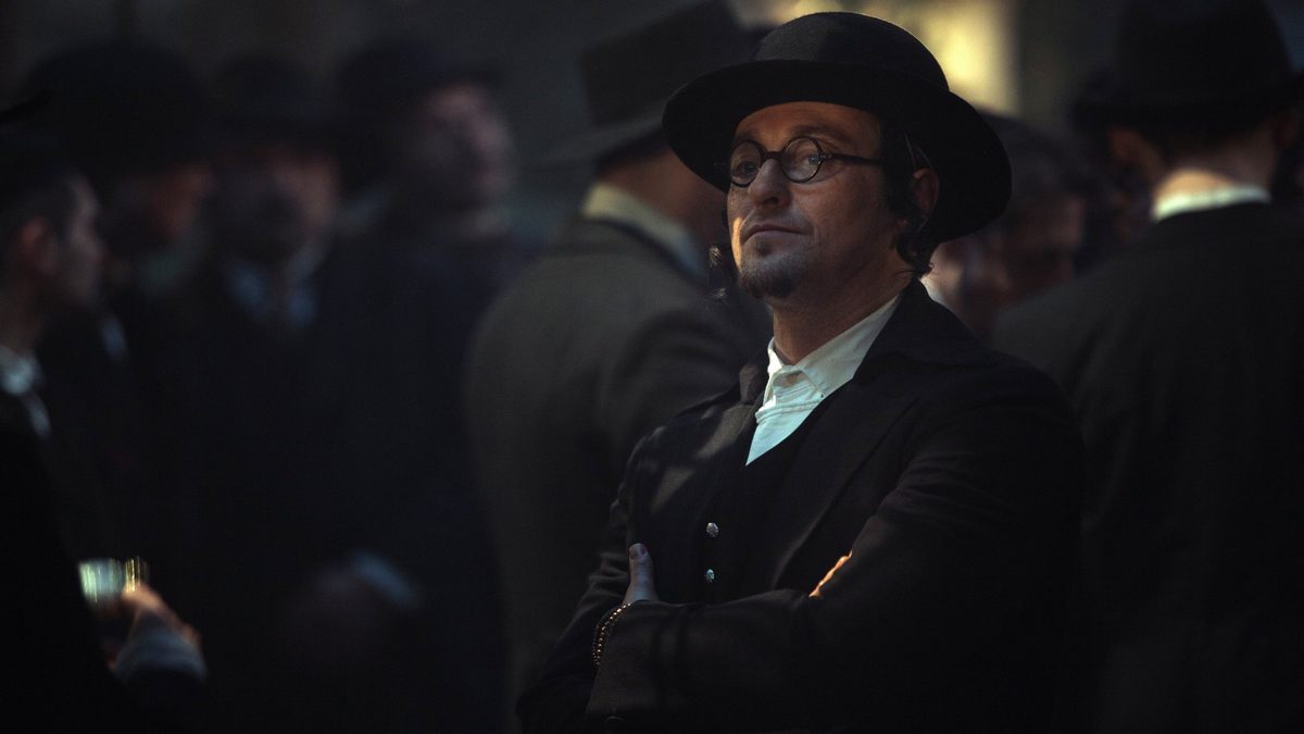 Новый Бендер: смотрите продолжение приквела «Двенадцати стульев» в кинотеатрах