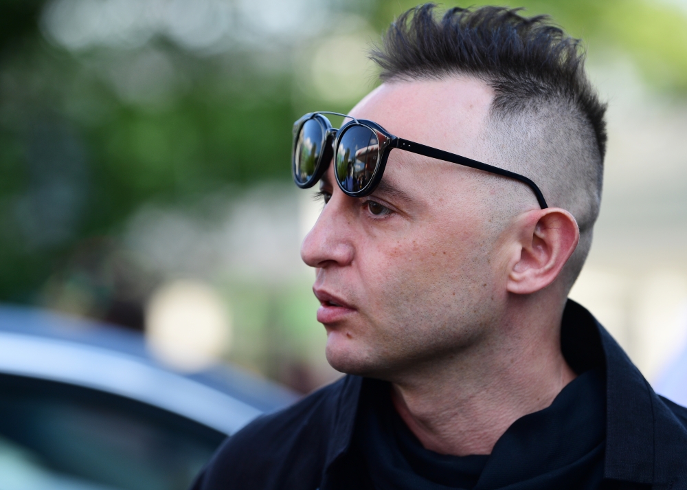 Детское любопытство: Рома Зверь ответит на «101 вопрос взрослому»