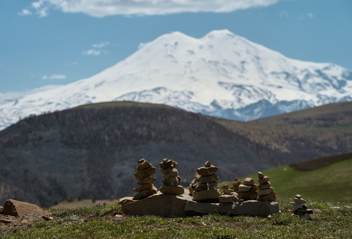 От хохломы до полета над Эльбрусом: Триколор запускает в «Большом эфире» телекругосветку по России