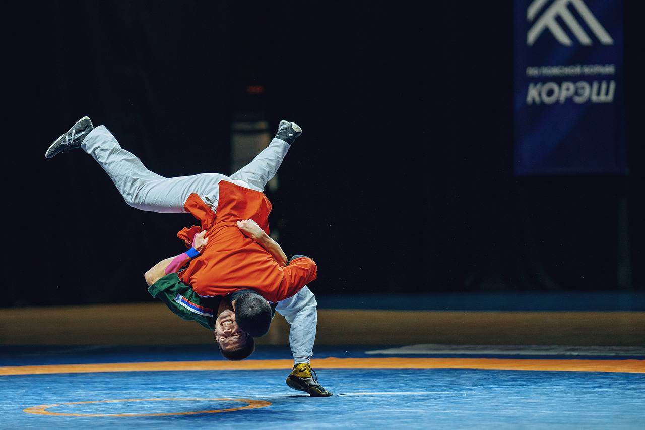 Топовые спортсмены мира в Казани: смотрим Кубок России по поясной борьбе корэш на канале «ТВ Спорт»
