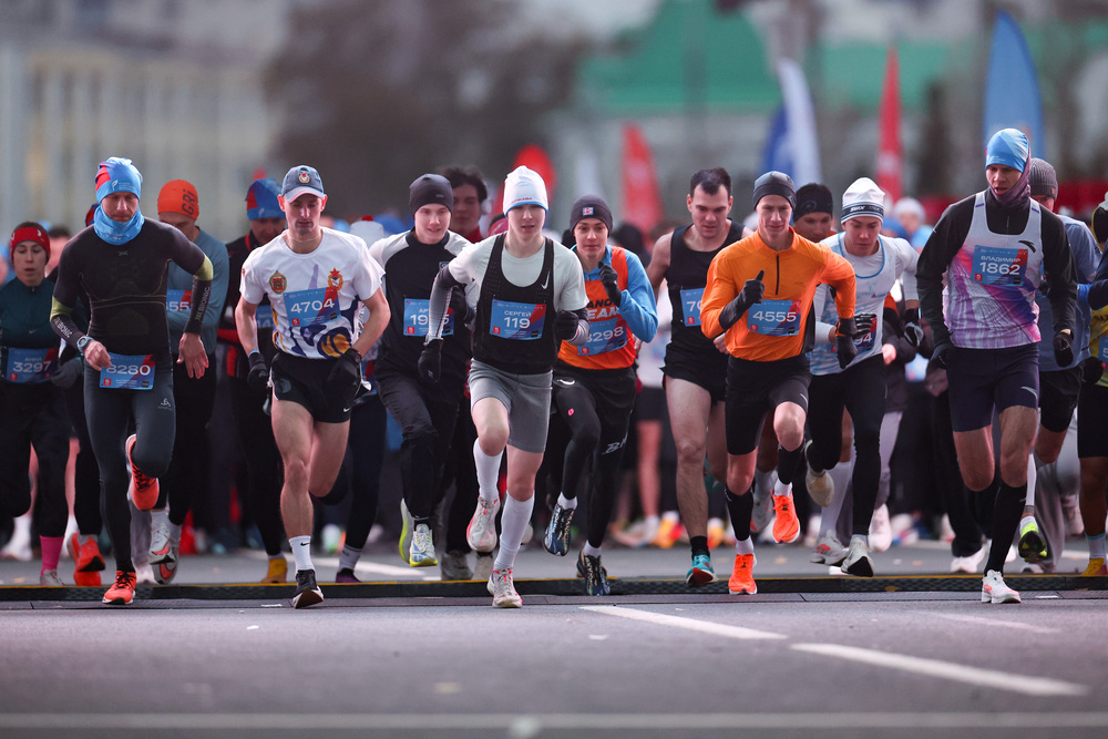 Чемпионы и президенты федераций: 10 тысяч человек стали участниками массового забега в рамках РСД