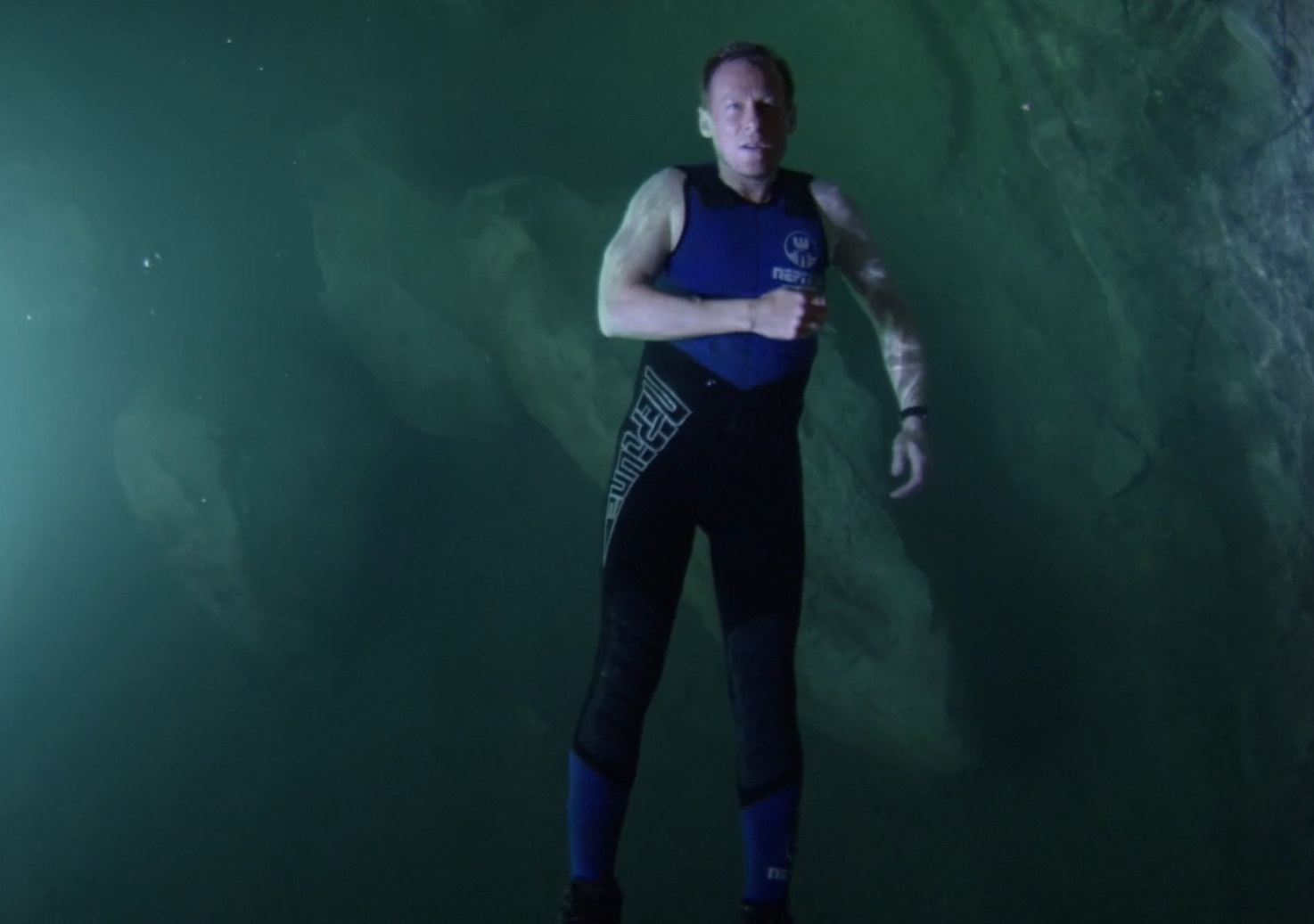 С такой глубины не возвращаются: триллер «Санктум» на канале «Остросюжетное» показывает ловушку гигантской водной пещеры