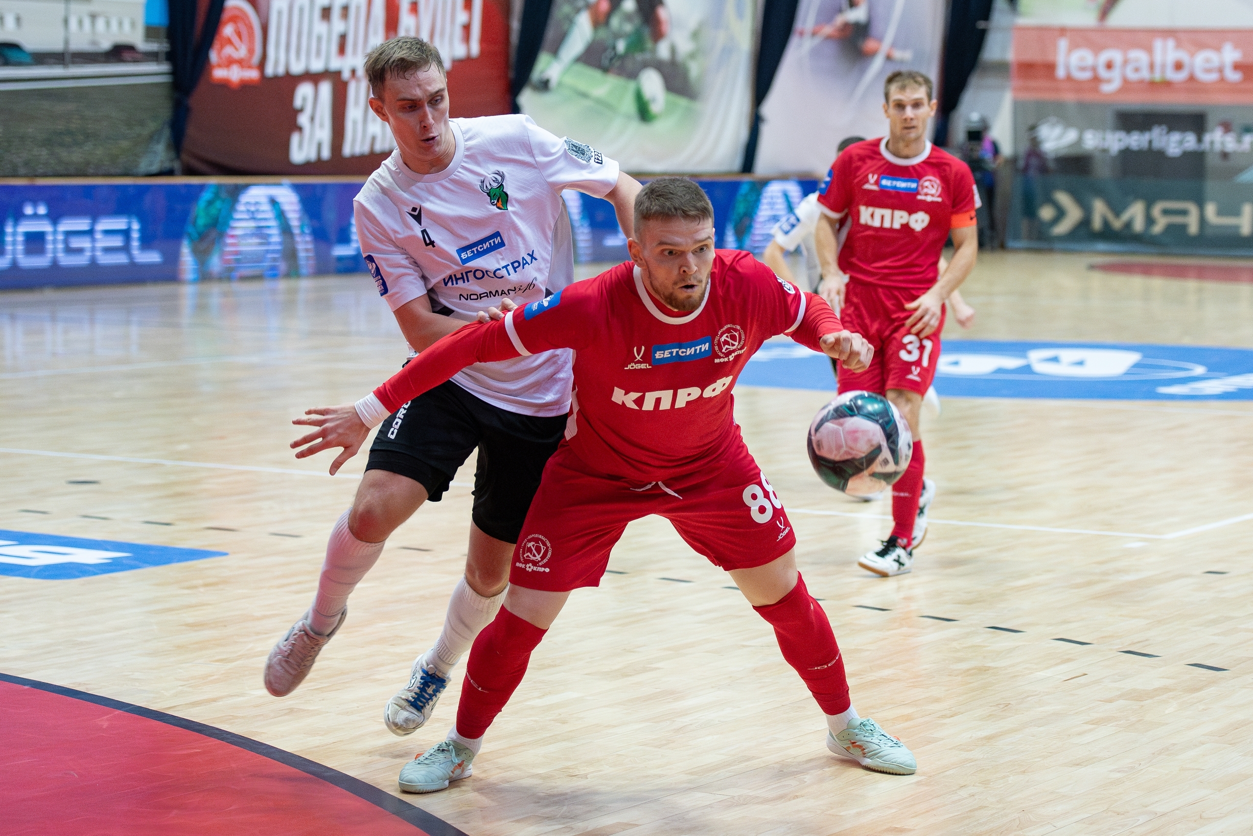 «Норникель» впереди, сибирские матчи КПРФ и «Газпром-Югры», «Ухта» в Нижнем: игры 13-го тура футзальной суперлиги на каналах «Мяч», «ТВ Спорт» и «Триколор Спорт»