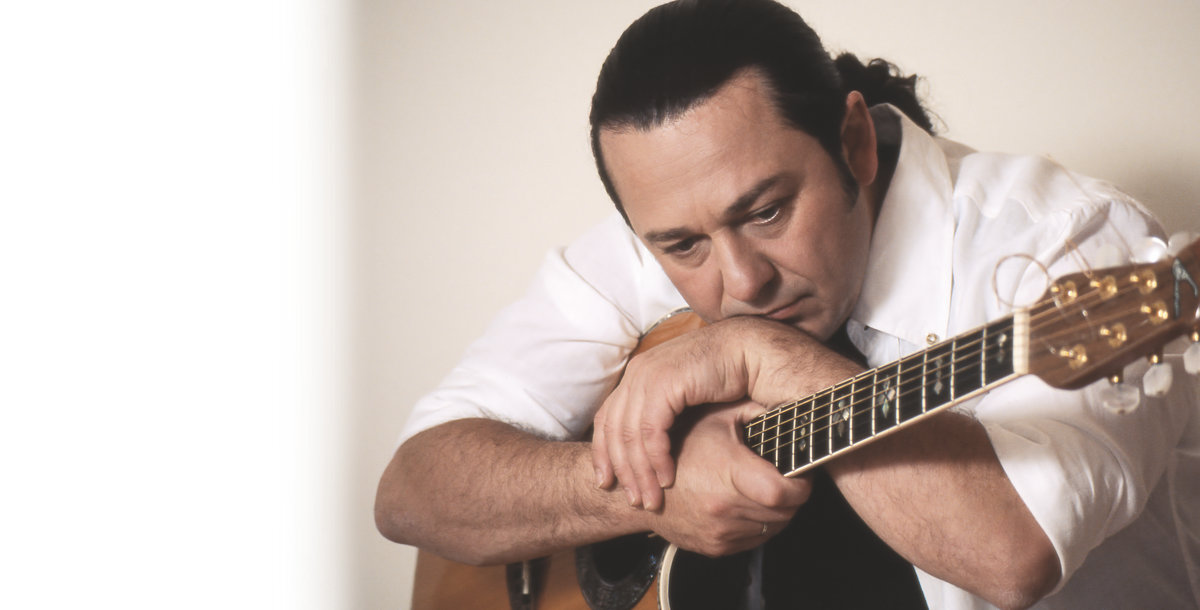 Новый выпуск проекта «Они потрясли мир» на Пятом канале расскажет о музыканте Игоре Саруханове