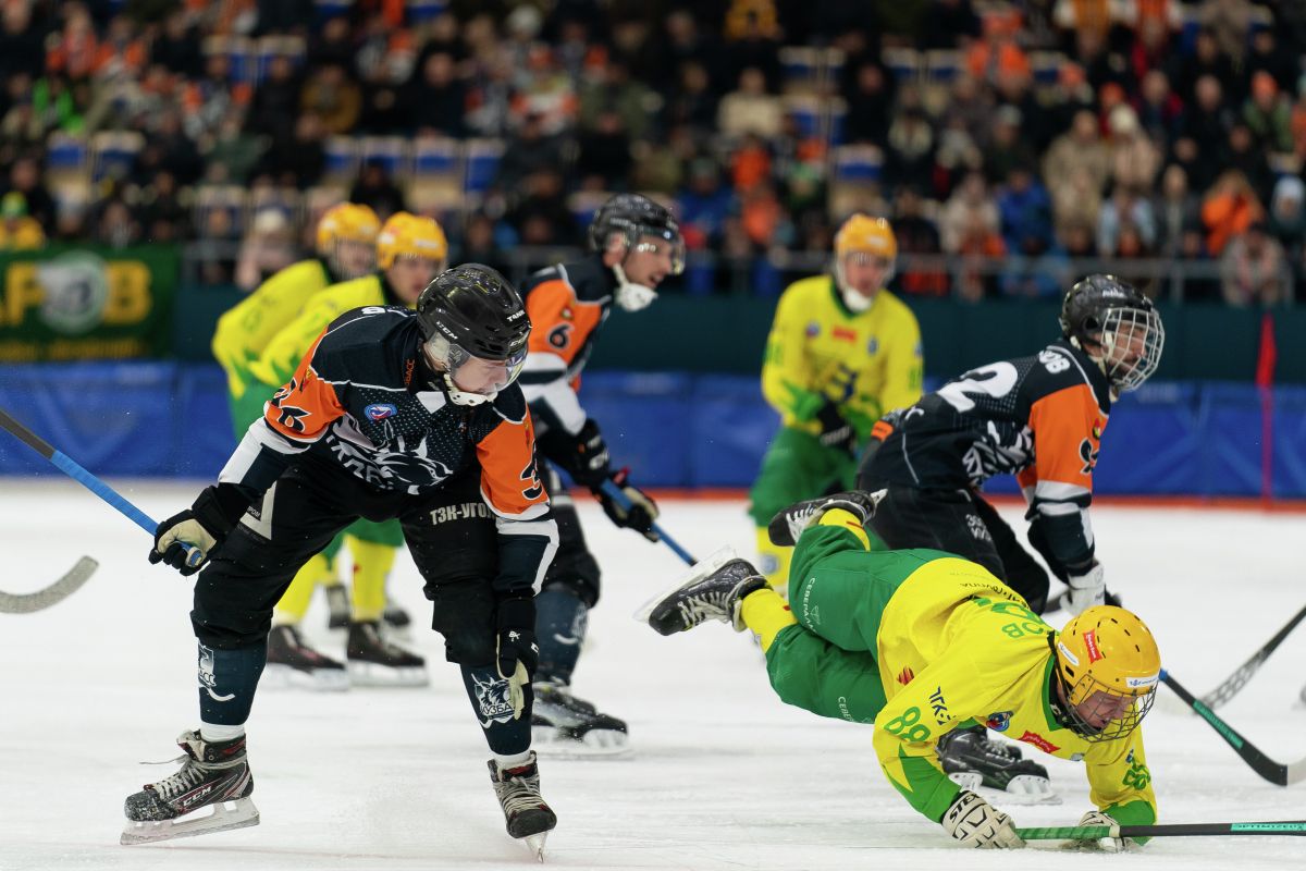 Реванш «Кузбасс» – «Водник», «СКА-Хабаровск» против Казани, «Трубник» поднимается: чемпионат России по хоккею с мячом на каналах «Триколор Спорт» и «ТВ Спорт»