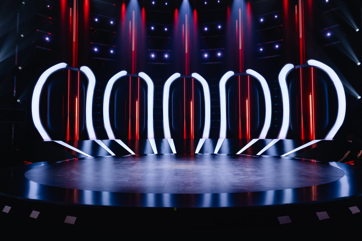 Звезда или двойник: ТНТ приступил к съемкам вокально-игрового шоу «Игра вслепую»