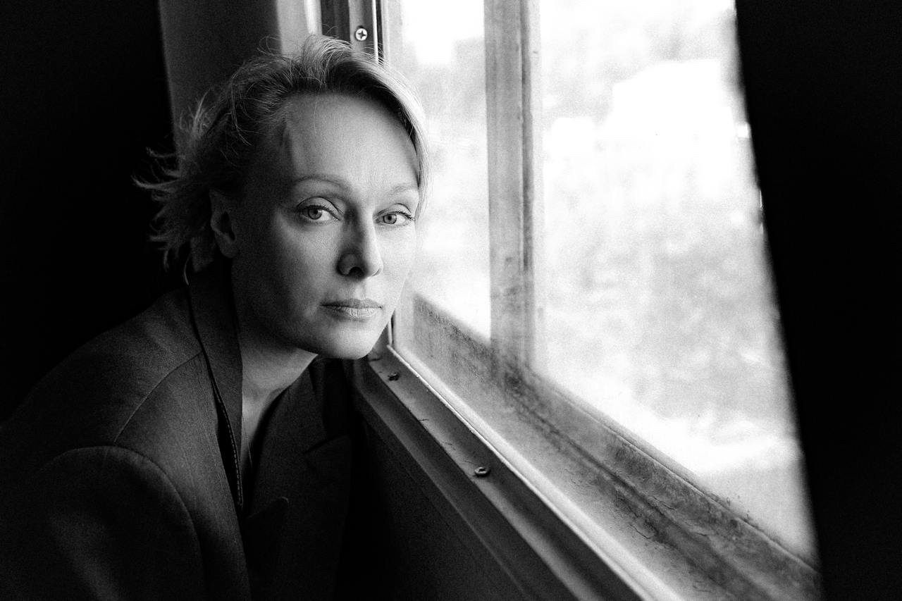 «Молодежи сложнее сохранять себя»: актриса Ольга Ломоносова о сериале «Многогранники», социальном неравенстве и любви