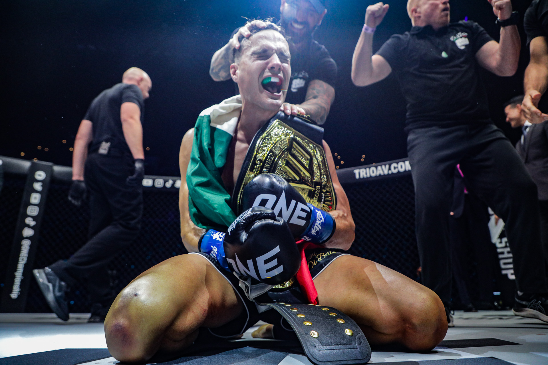 Титульный реванш Праджанчай – Ди Белла, бой Малачиев – Брукс, битва Ортиков – Конгторани и другие схватки ночного турнира ONE на канале «МАТЧ!»