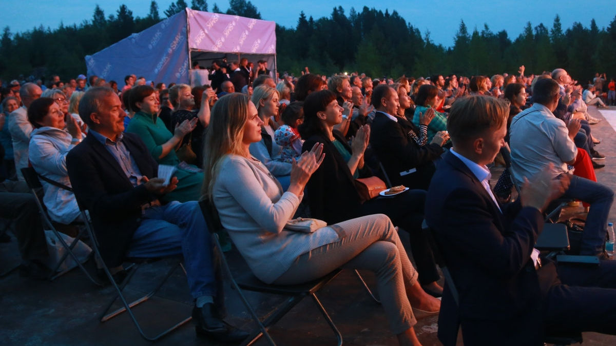 Гармония музыки и природы:  «Триколор» в прямом эфире покажет музыкальный фестиваль Ruskeala Symphony – 2024 