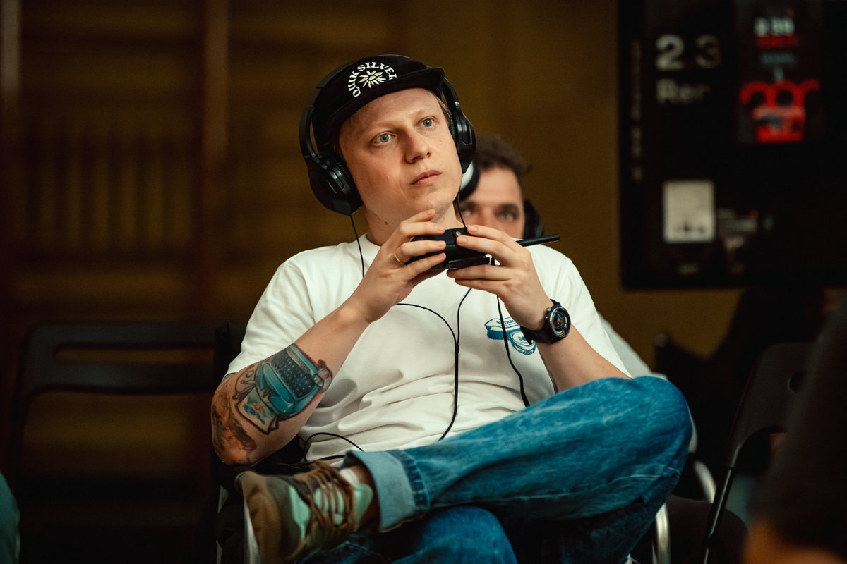 «Деньги не портят людей»: режиссер Артем Захарьян о съемках нового сериала «Санкционер», работе с Дмитрием Нагиевым и Жорой Крыжовниковым