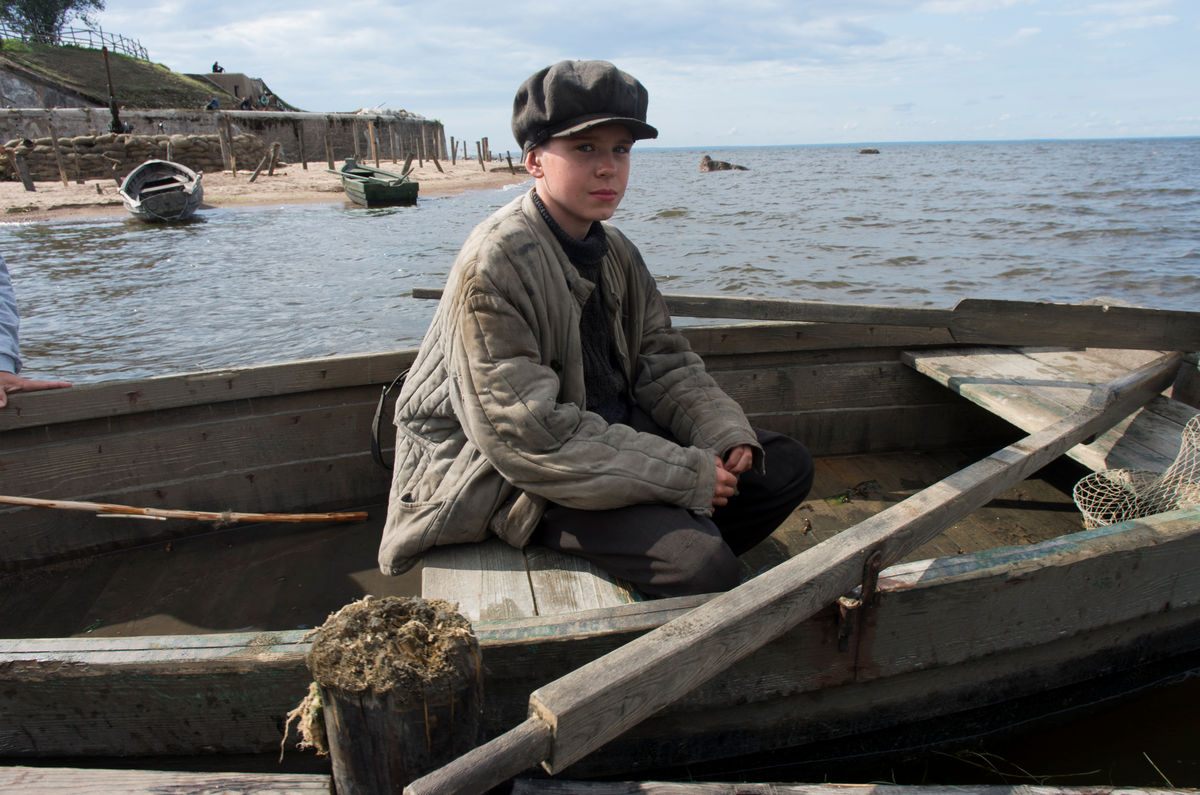 Первые фото со съемок: Глеб Калюжный сыграет советскую легенду академической гребли Юрия Тюкалова в байопике «Первый на Олимпе»