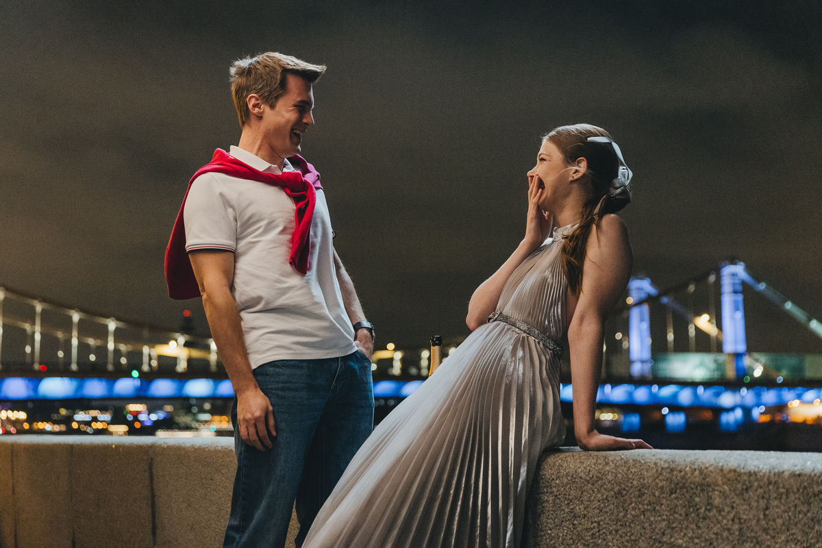 Ковбои, танцы, молодые актеры: что известно о новом сериале -мюзикле «Москва слезам не верит. Все только начинается»