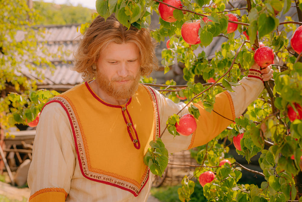 Возвращение в Белогорье: появились первые кадры съемок сериала «Последний богатырь. Наследие»