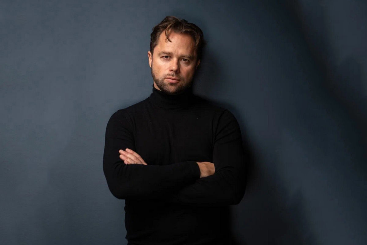 «Мечтал создать машину времени»: актер Виталий Гогунский о работе в «Артеке», музыкальной карьере и новом «Универе»