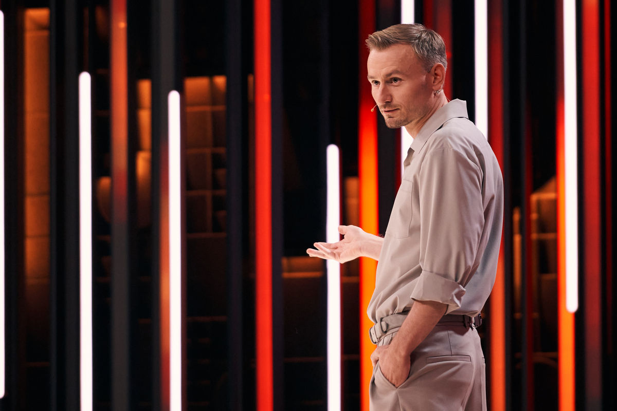 Новый выпуск: Митя Фомин в Comedy Club на ТНТ рассказал, зачем артисты меняют зубы