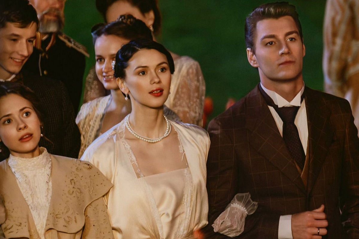 Путешествие во времени: Алексей Воробьев снимается в авантюрном ромкоме «Московская касса невест»