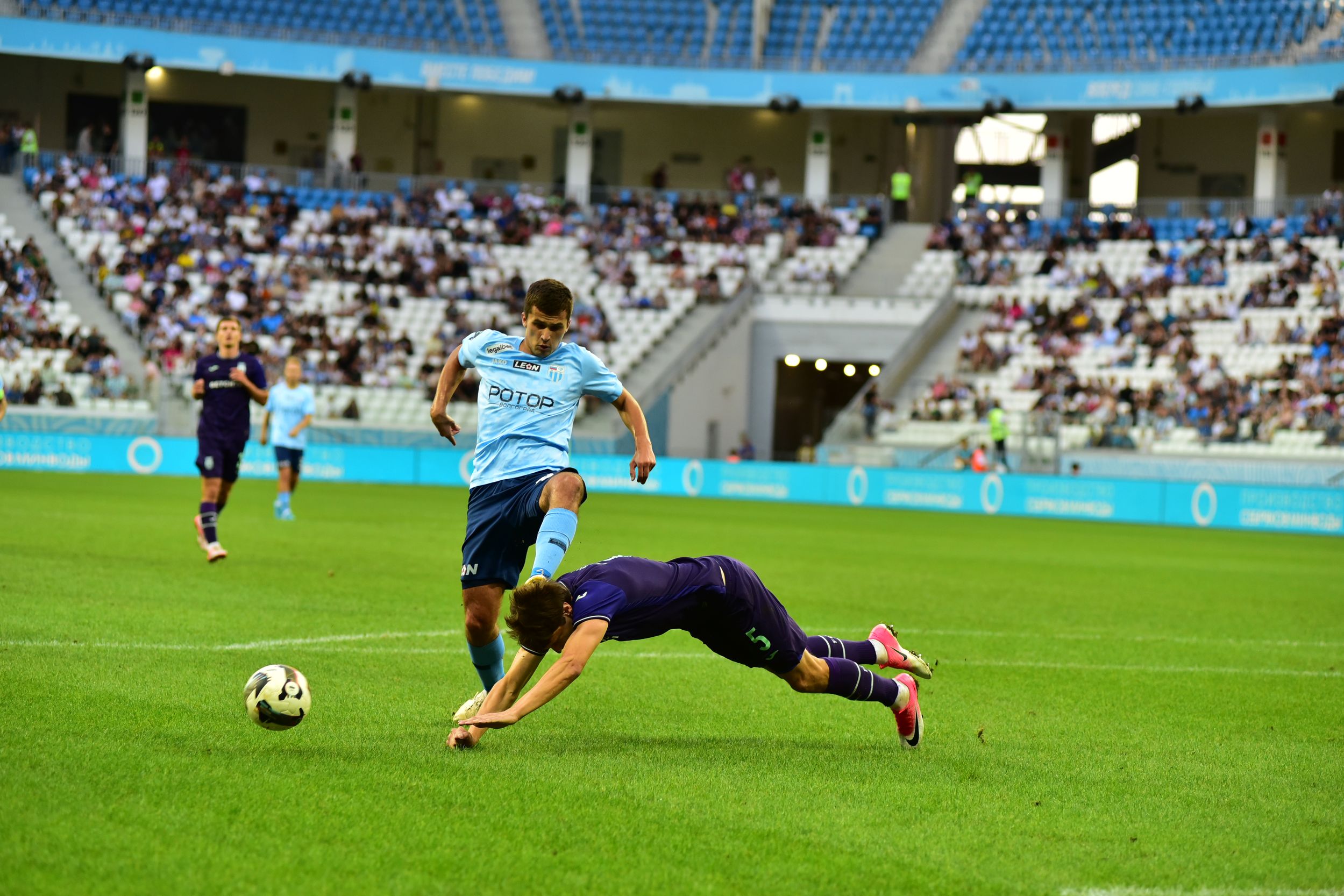 Вице-чемпионы против бывшей сенсации РПЛ: смотрим игру «Ротора» и «Уфы» эксклюзивно на канале «Мяч»