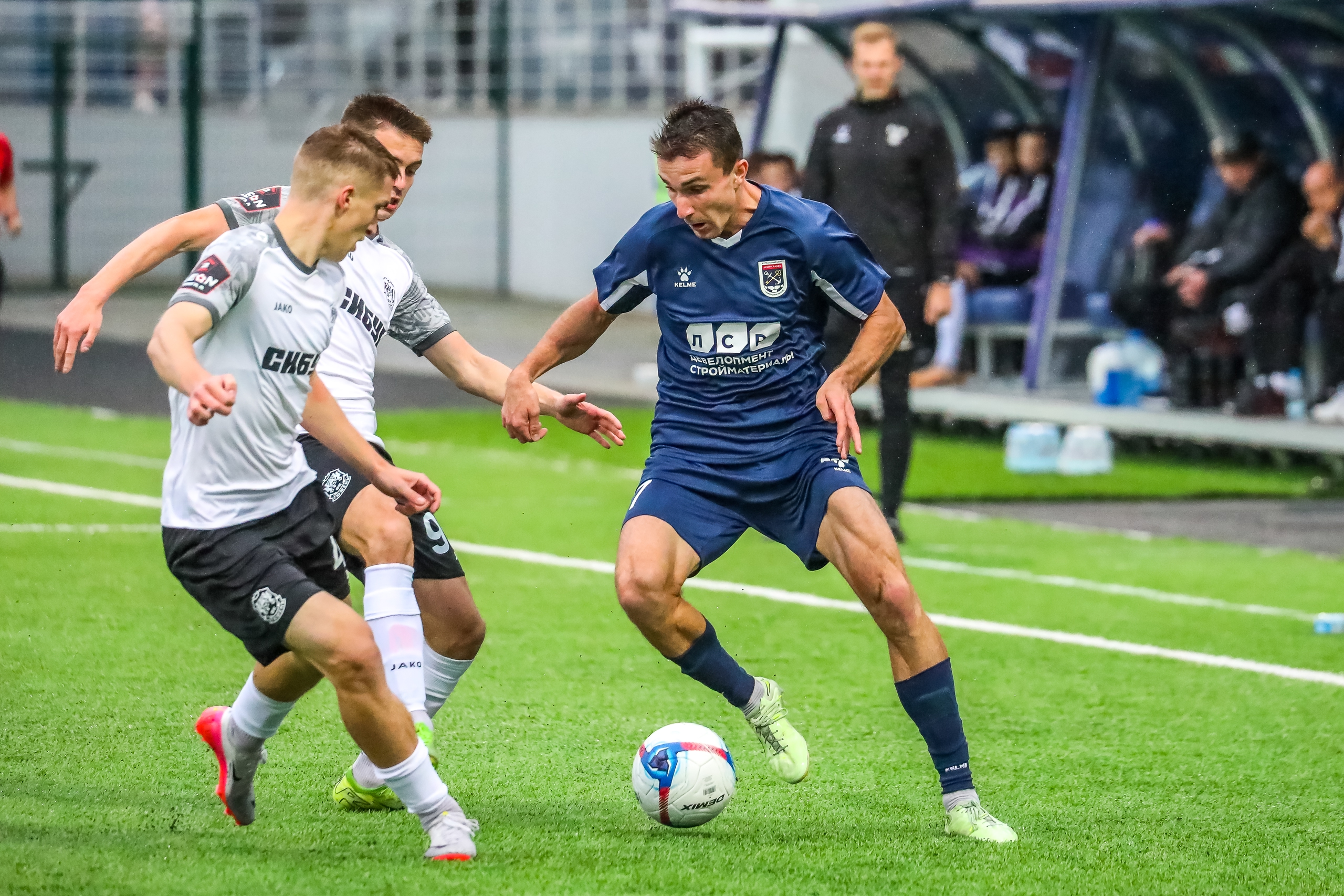 Матчи «СКА-Хабаровск-2» – «Салют-Белгород», «Сочи-2» – «Дружба» и «Велес» – «Ленинградец» во Второй лиге на канале «Мяч»