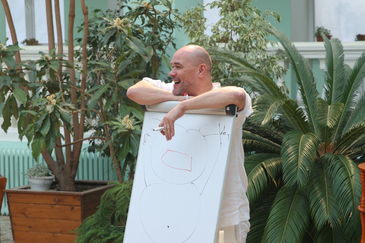 Фильм «Море. Солнце. Склифосовский», вышедший на «России 1», вызвал много споров и критики