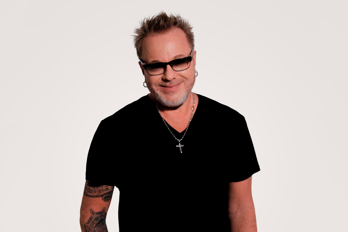 На исходе лета: Владимир Пресняков выступит на фестивале ROOF FEST с концертом на крыше