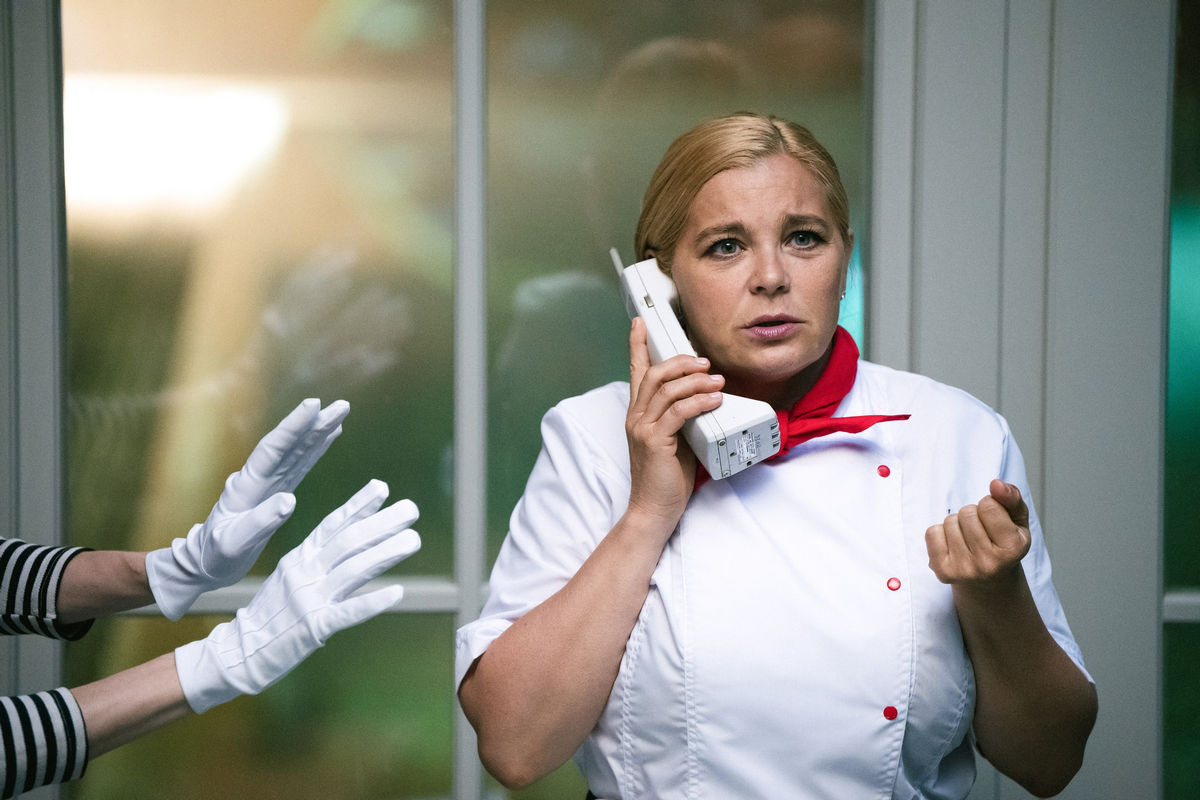 Телеканал ТНТ готовит премьеру комедийного сериала про внедрение кулинара в дом бандита «Повар под прикрытием»