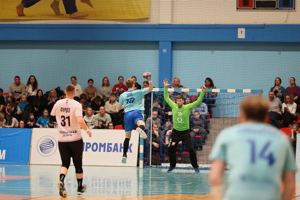 Последние шансы на плей-офф: матчи гандбольной суперлиги «Динамо-Астрахань» – «ВиктОр» и «МССУОР №2-Академия» – «Чеховские Медведи» на каналах «ТВ Спорт» «Триколор спорт 9»