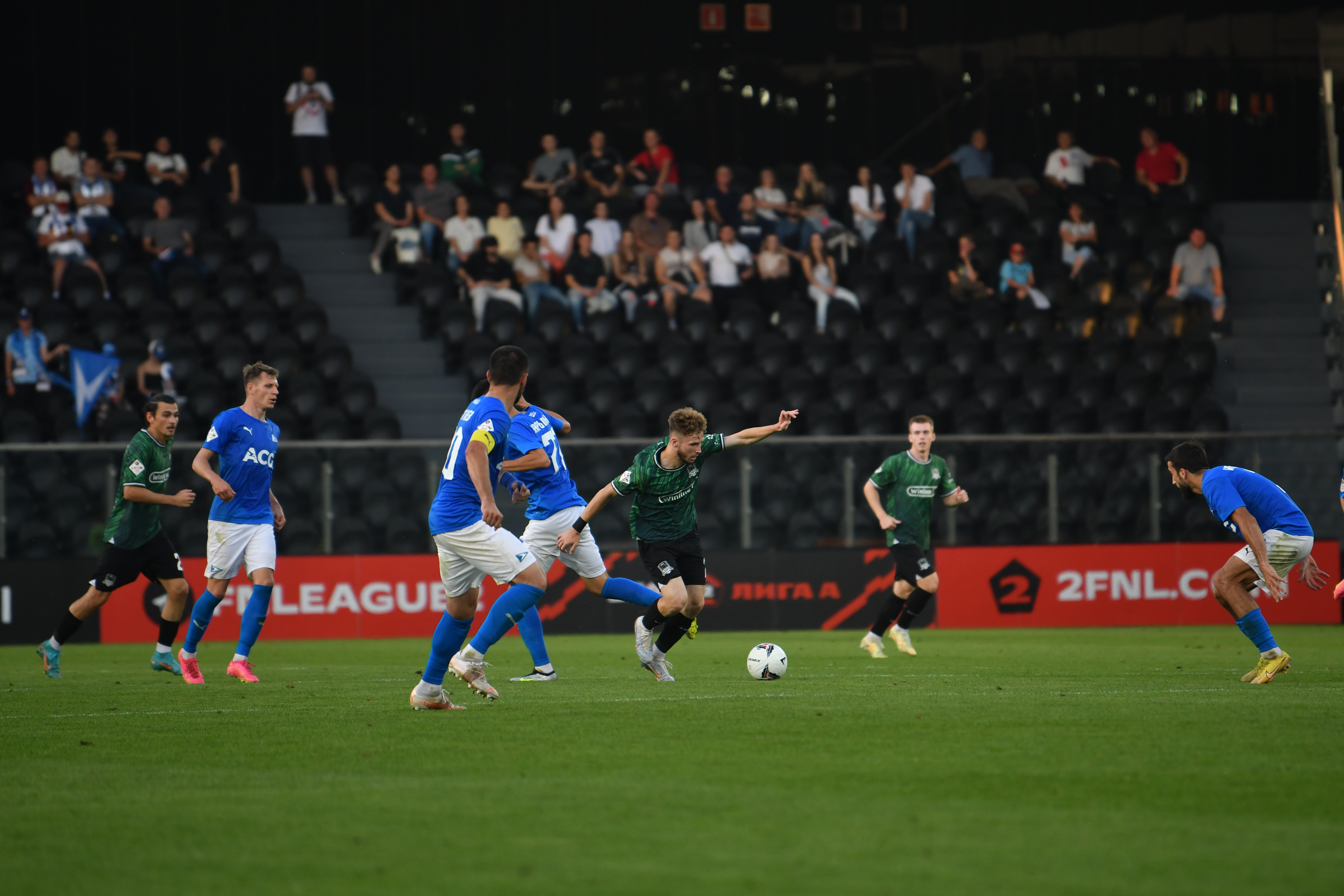 «Новосибирск» – «Авангард», «Ротор» – «Иртыш», махачкалинское дерби: смотрим бесплатные трансляции матчей Второй лиги на канале «Футбольный»