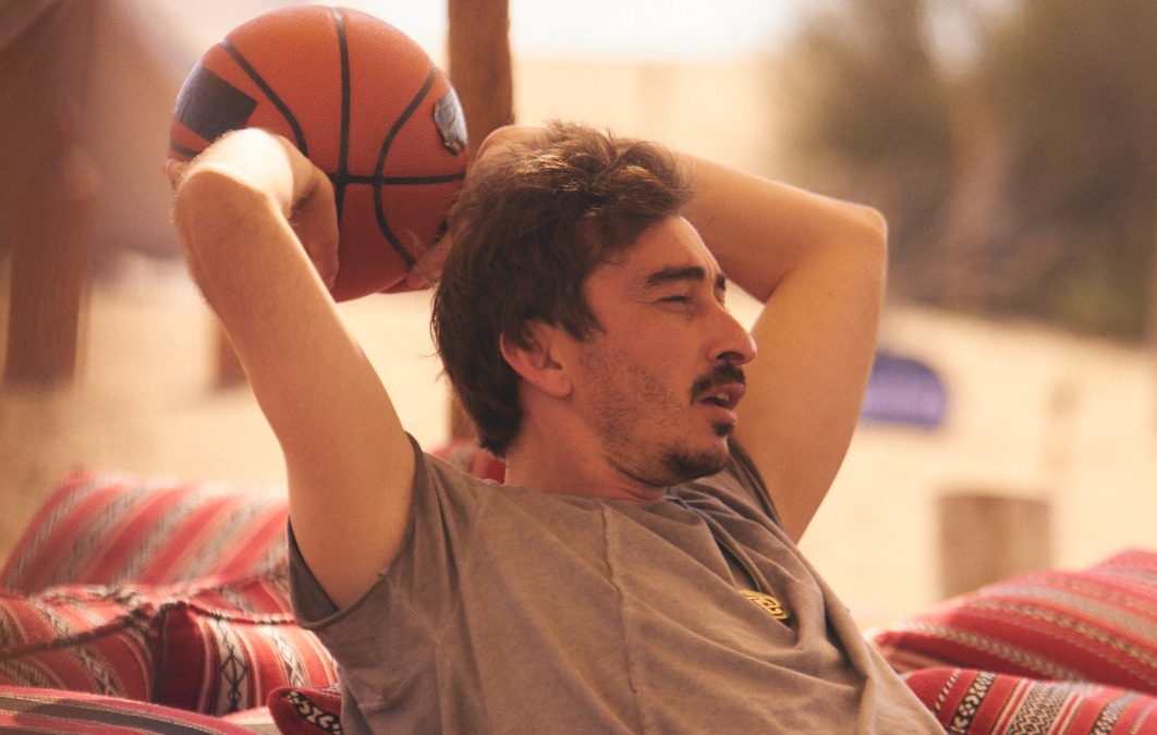 Дорого, красиво и непонятно: чем известен блогер Серго, который стал участником «Выжить в Дубае» на ТНТ