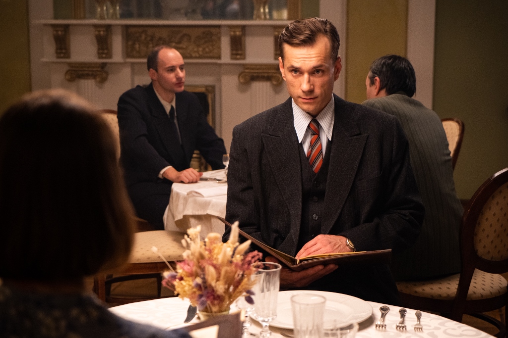 Чем закончится сериал: сегодня на «России 1» выходит финальная серия ретродетектива «Художник»