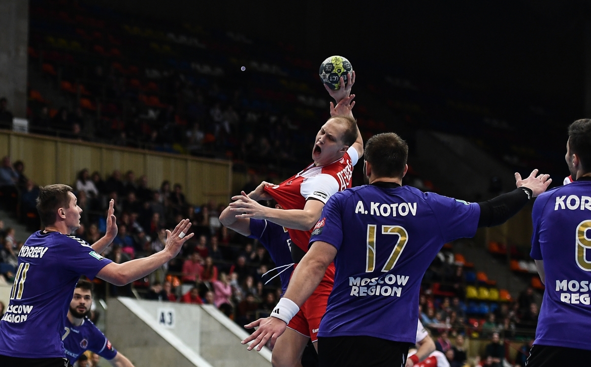 Гигант завершает первый круг: смотрим матч гандбольной суперлиги «Чеховские Медведи» – «Динамо-Сунгуль» на канале «ТВ Спорт»