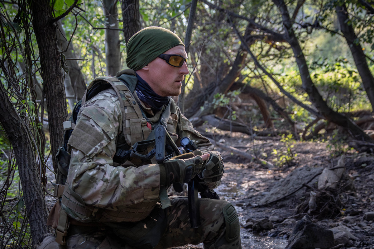 Новые кадры: начались съемки в Крыму остросюжетного сериала «Спецы» для РЕН ТВ