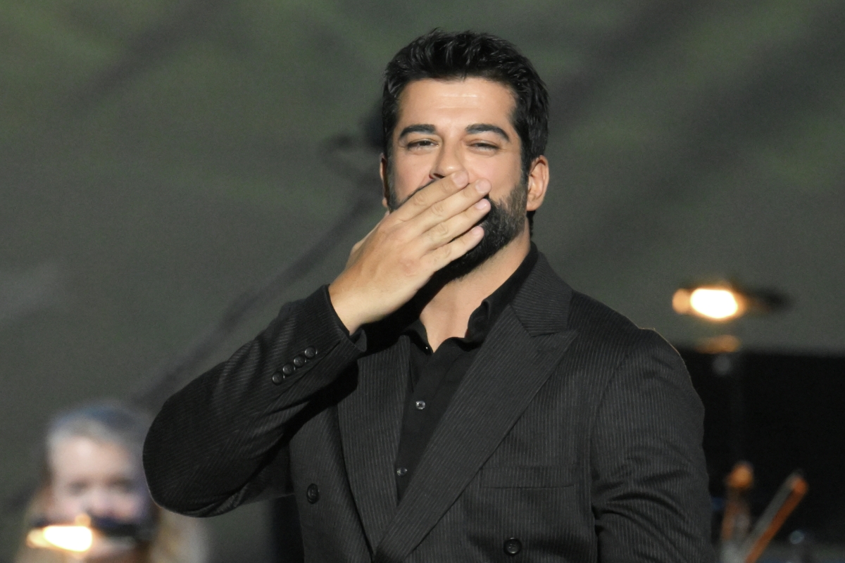 Турецкая звезда Бурак Озчивит станет гостем праздничного выпуска шоу «Привет, Андрей!» в честь 8 Марта