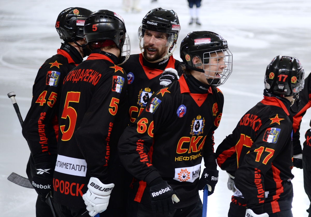 «СКА-Нефтяник» лидирует, «Динамо» следом, «Водник» и «Кузбасс» повторяют финал: 7-й тур чемпионата России по хоккею с мячом на каналах «Триколор Спорт» и «Хоккей ТВ»