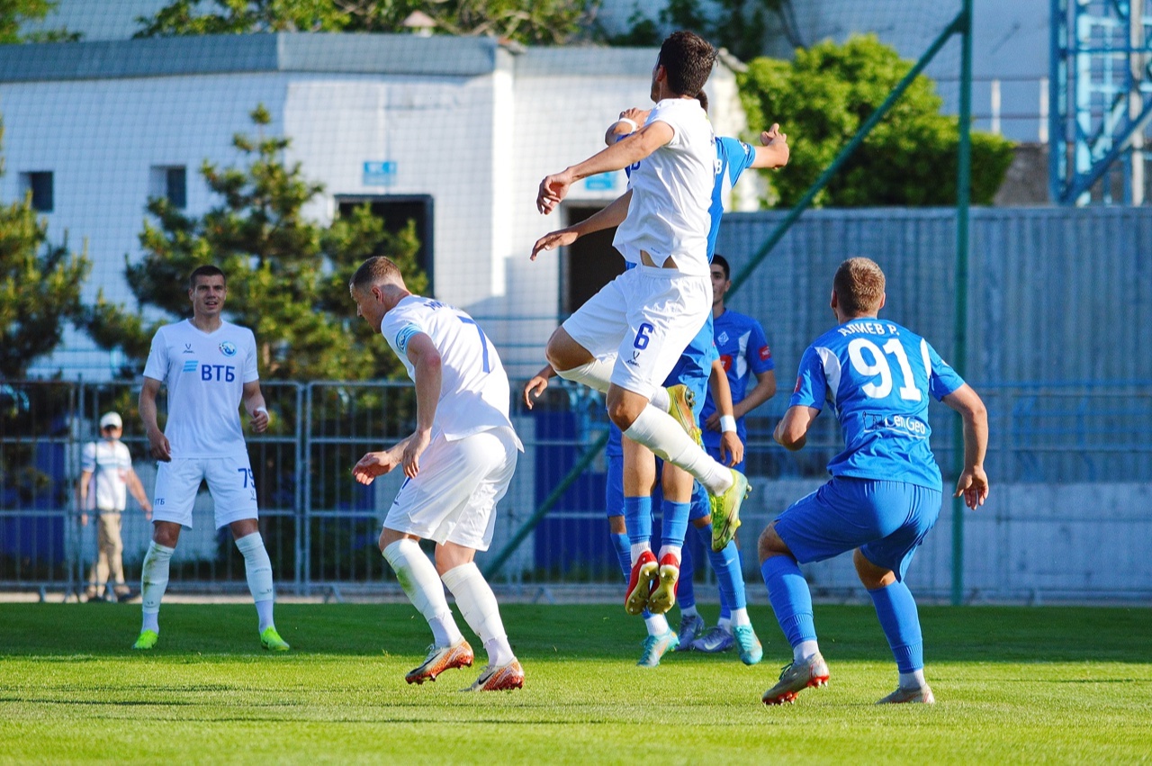 Клубы Крыма и Петербурга, матчи в Сибири, южные схватки: смотрим матчи Второй лиги на канале «Мяч»