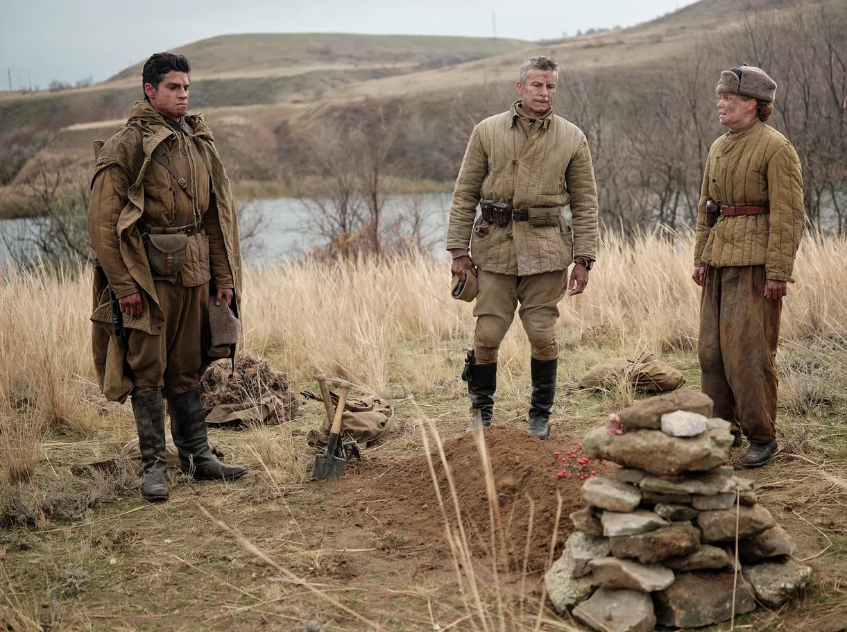 Родительская любовь: завершились съемки военной драмы «Отец» с Романом Васильевым, Ильей Шакуновым и Владиславом Тироном