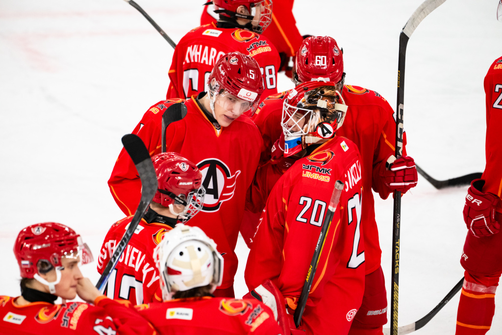 Борьба все плотнее: новые матчи Молодежной хоккейной лиги на каналах «Хоккей ТВ» и «Триколор Спорт»