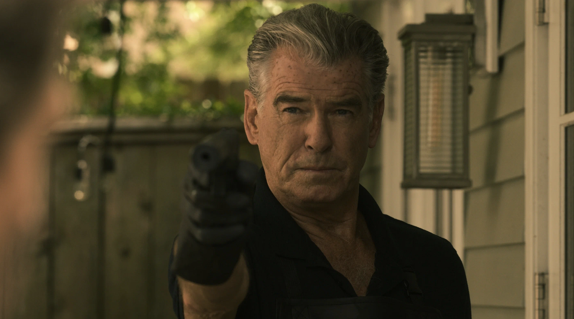 Пирс Броснан снова в строю: СТС покажет голливудскую новинку «Чарли-пуля»