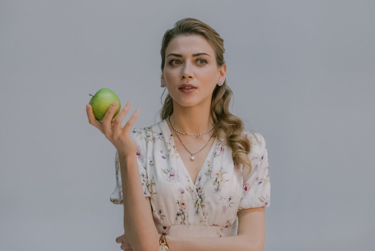 «Голодным у меня никто не уходит»: актриса Кристина Строителева – о съемках сериала «Кулинарный техникум» на СТС