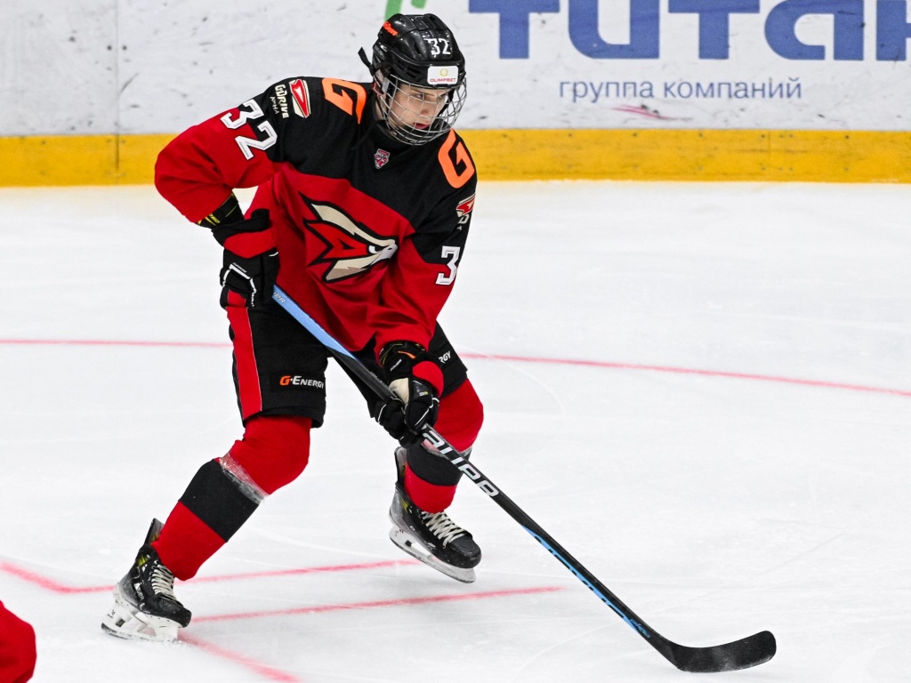 «Локо» парит, «Спартак» поднимается, «Ястребы» лучшие на Востоке: смотрим игры Молодежной хоккейной лиги на каналах «Хоккей ТВ» и «Триколор Спорт»