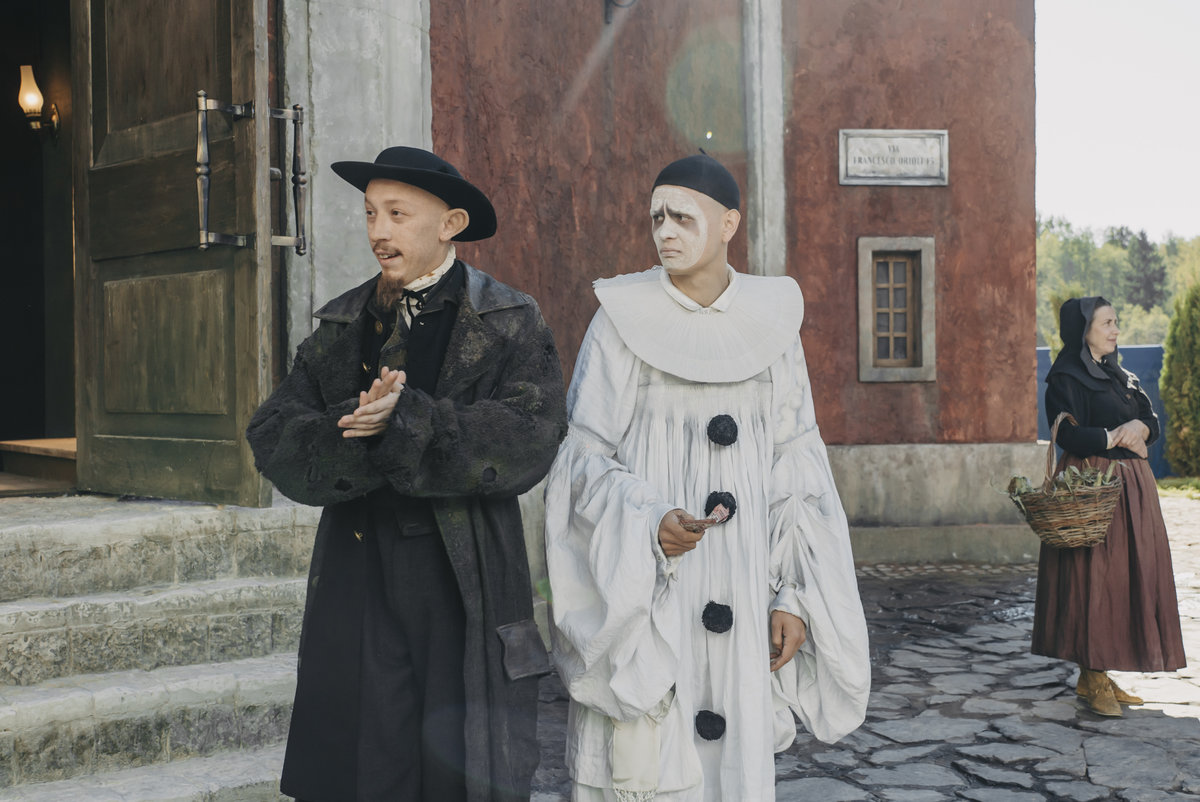 Комик Антон Шастун и певец Ваня Дмитриенко превратятся в тараканов в новой киносказке «Буратино»