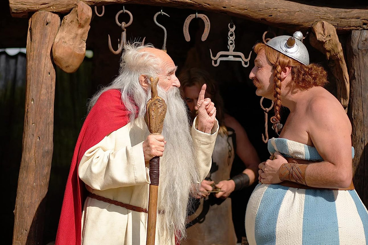 Подвиги усатого толстяка: четыре картины про Астерикса и Обеликса в честь 77-летия Жерара Депардье на канале «Комедийное»