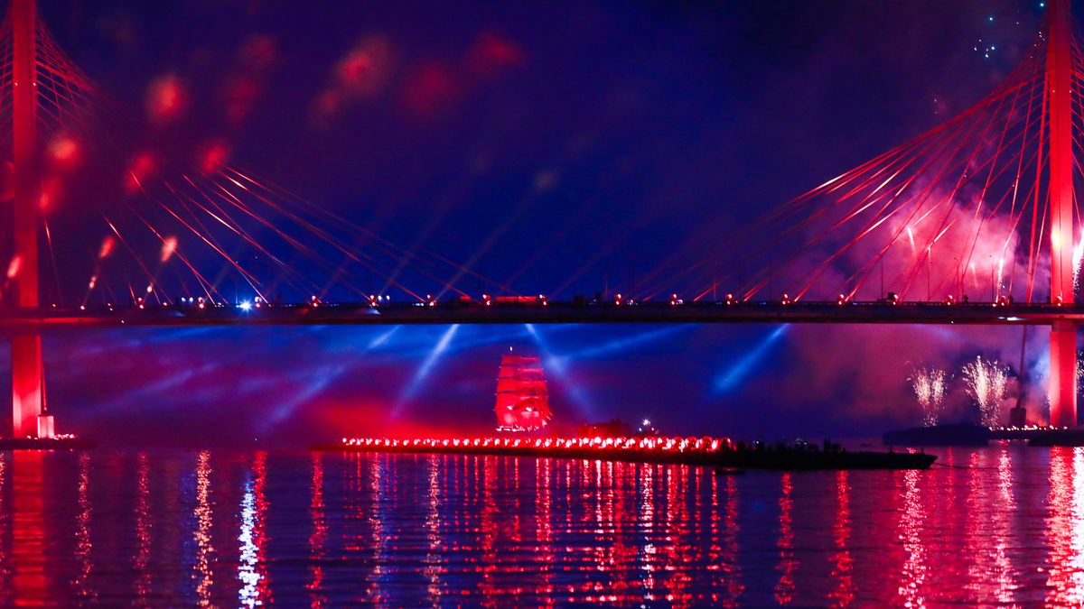 Заслуженная награда: шоу «Алые паруса» получило международный приз и анонсировало праздник 2021 года