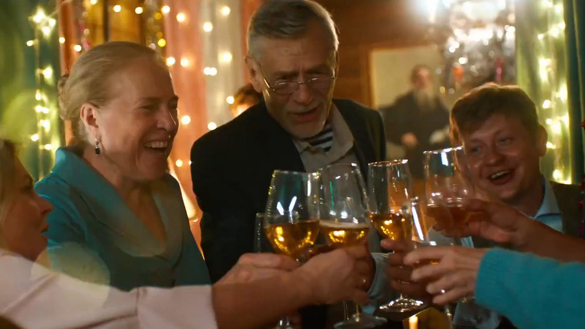 Завоевать любимого турка, полюбить минипига, надраить палубу: в кино стартует комедия «Елки-11»