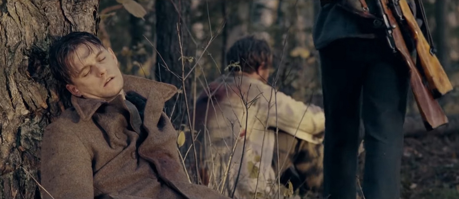 Праведник в чистилище: военная драма «В тумане» показывает ужасы немецкой оккупации и силу чистой души