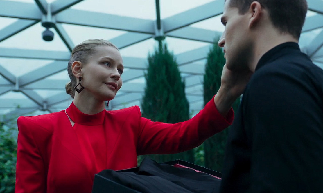 Битва кланов и погоня за артефактом в магической Москве: ТНТ показал первый трейлер «Тайного города»