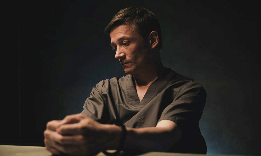 Появились новые кадры сериала «Хирург» с Сергеем Гилевым